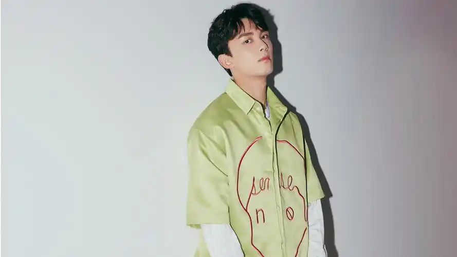 吴磊夏日小清新帅气写真