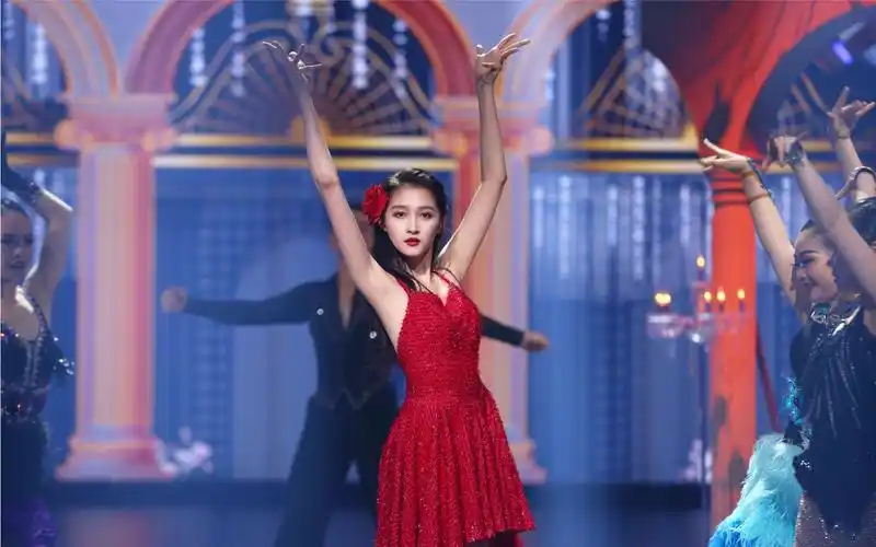 【王牌对王牌】关晓彤热舞《havana》,大长腿超撩人!