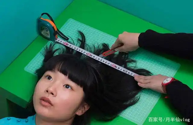 小宝宝锅盖头的剪法