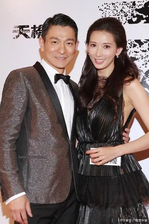刘德华结婚15年首揭妻子真名
