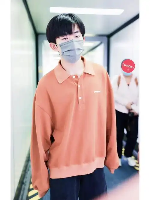 我一直都很看好易烊千玺的穿搭风格!他的每一套衣服都好酷啊!