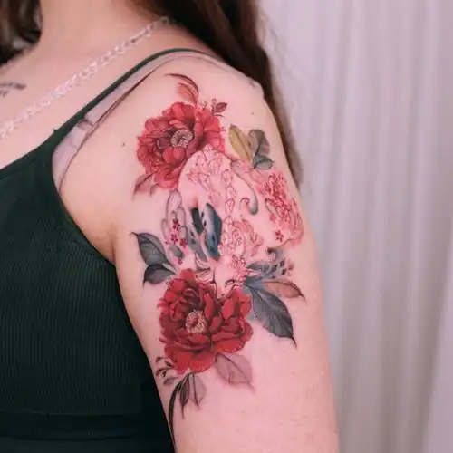 上海由龙纹身整理精致唯美的女生花卉纹身图案欣赏