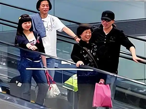 回顾郭峰三段恋情无疾而终61岁未婚无子女一生都献给了音乐