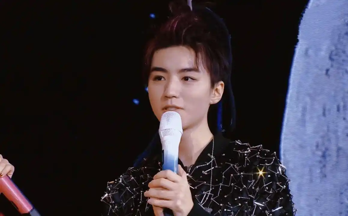 王俊凯无边界演唱会壁纸送上360度立体无死角的帅