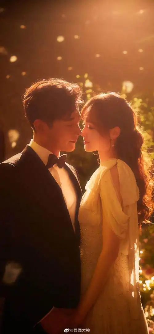 唐嫣罗晋牵手下班图