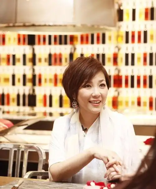 《超级访问》主持人李静:生似狂花