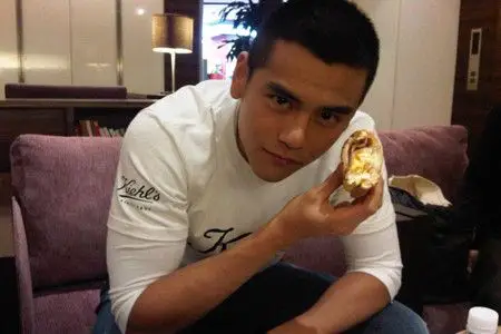 图彭于晏晒童年丑照网友胖子都是潜力股