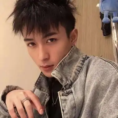 特别特别好看的男生头像最新帅哥头像很吸引人