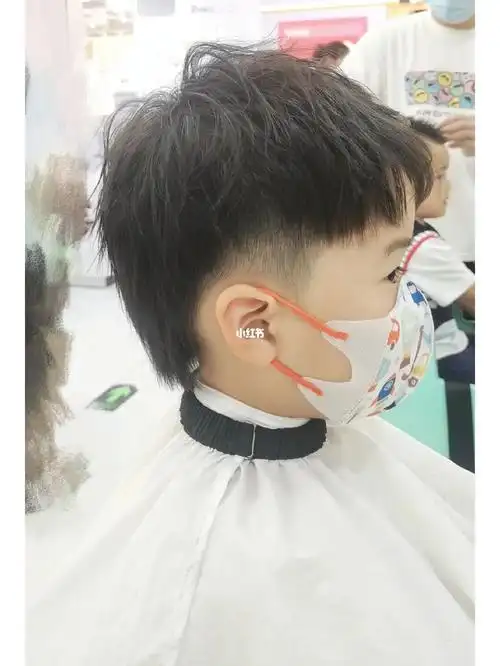 小狼尾92酷酷的宝贝一定要试一下这款发型,试了就知道又帅气了一点