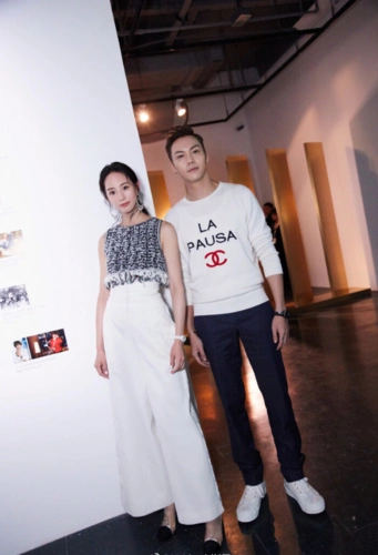 陈伟霆张钧甯宣布三月举行婚礼,低调领证结为夫妻,粉丝:最美新娘!