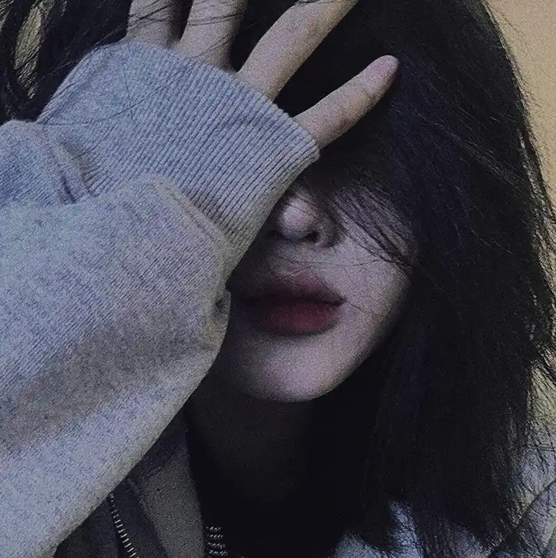 伤感微丧女生头像