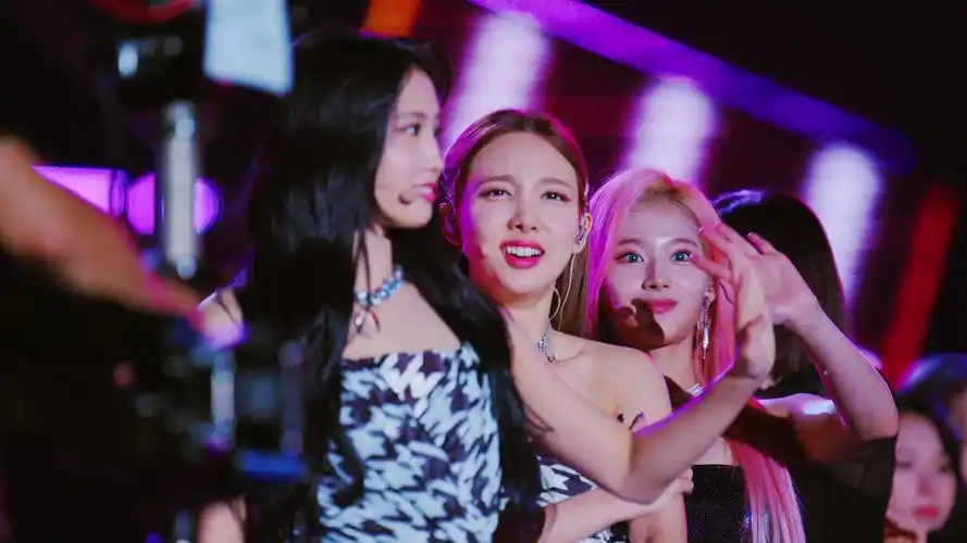 最新现场饭拍韩国女团twice美女性感火辣热舞高清 4k