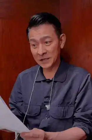 61岁刘德华真的老了,白发皱纹苍老的脸令无数粉丝泪奔心疼_华仔才