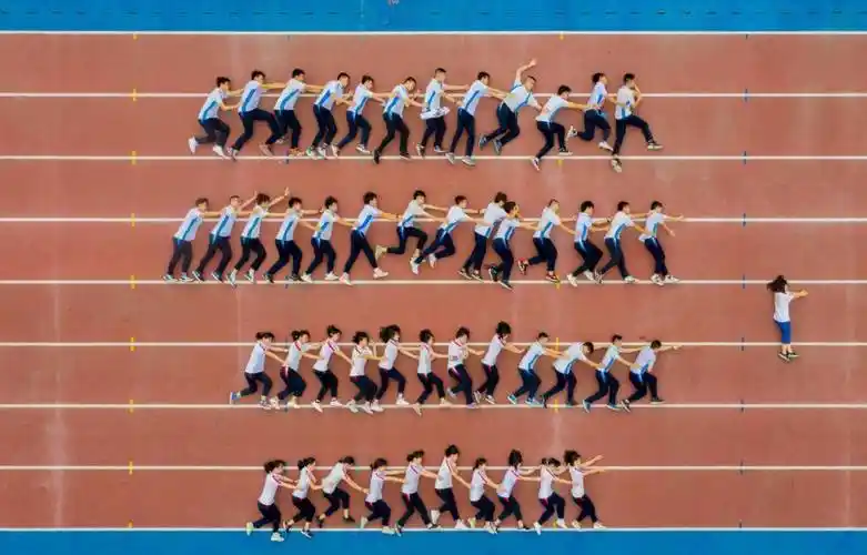 组图|"这就是青春的滤镜!"高考散场,来看顺德一中创意毕业照