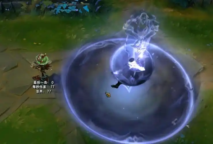 r技能有翅膀慢慢护住自身以及羽毛飘散的特效,被r护住的队友身上则是