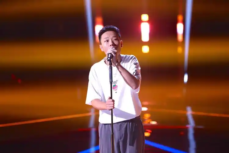 2021中国好声音学员铁柯楠唱喜欢的歌过想要的生活