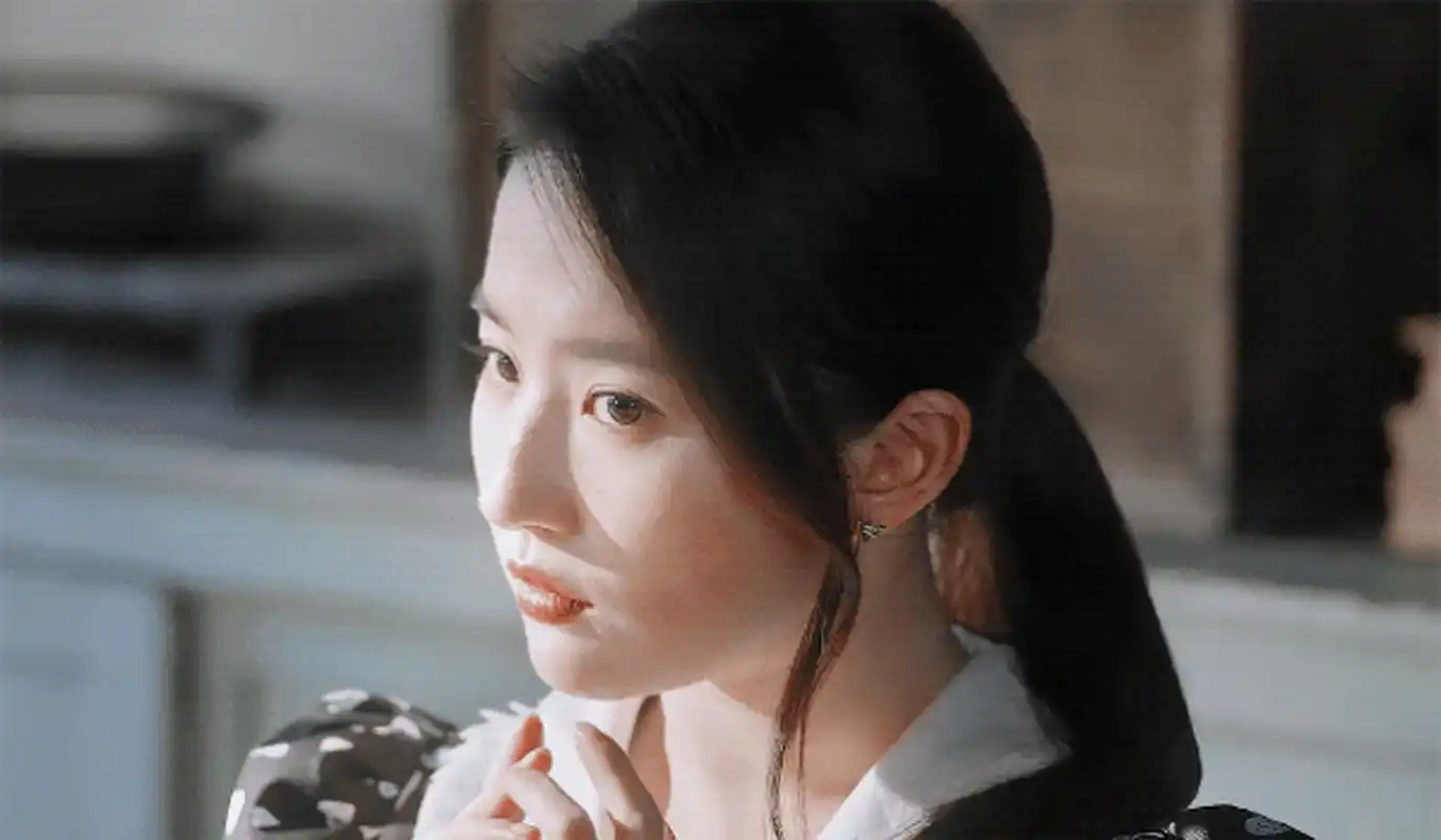 低马尾刘亦菲超温柔,脸在江山在