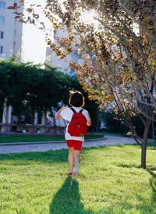 儿童 小学生 户外图片_儿童 小学生 户外高清图片素材库