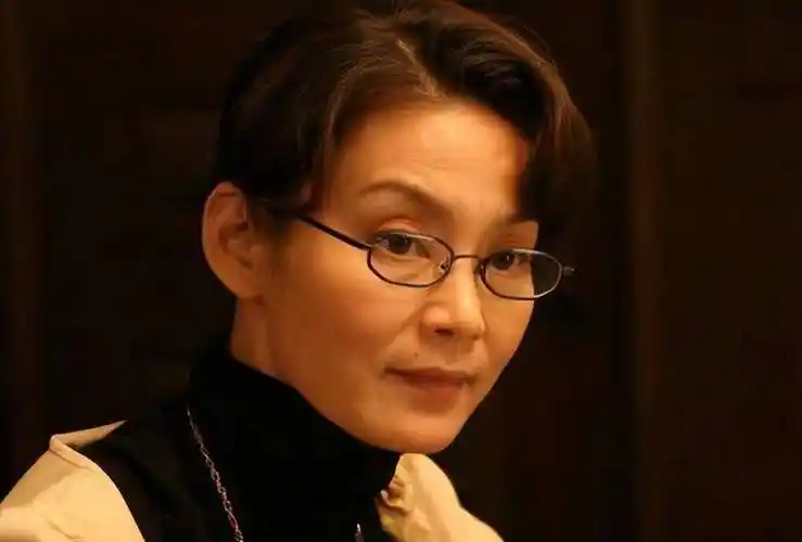 "恶婆婆专业户"潘虹:在剧中我霸气凌人,现实中却守不住前夫_事业_家山