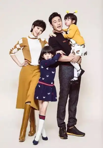 被吴尊女儿neinei的大长腿圈粉了又长又细又直