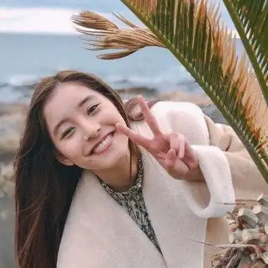 阳光爱笑开朗女生头像高清阳光开朗的爱笑女孩头像图片