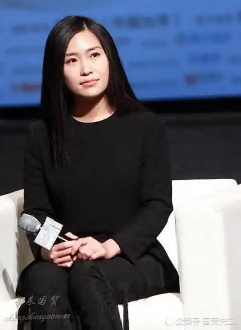 张艺谋大女儿张末近照曝光,气质出众,仅比继母陈婷小两岁