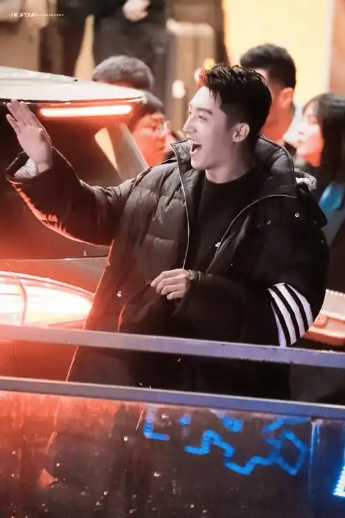 20191218 黄景瑜 快乐大本营录制 下班图 - 堆糖,美图壁纸兴趣社区