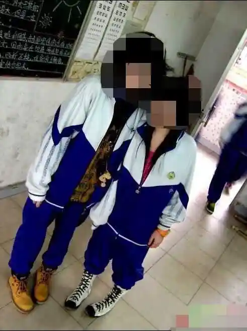 如何将校服穿出味道?