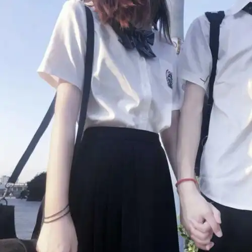 衬衫带领带情侣头像