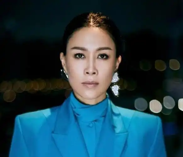 "歌坛霸主"那英:公开挑衅刀郎,毁姚贝娜梦想,她凭啥这么猖狂