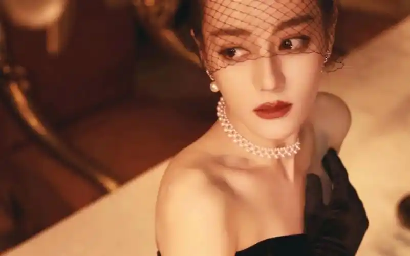 迪丽热巴经典造型之 赫本风