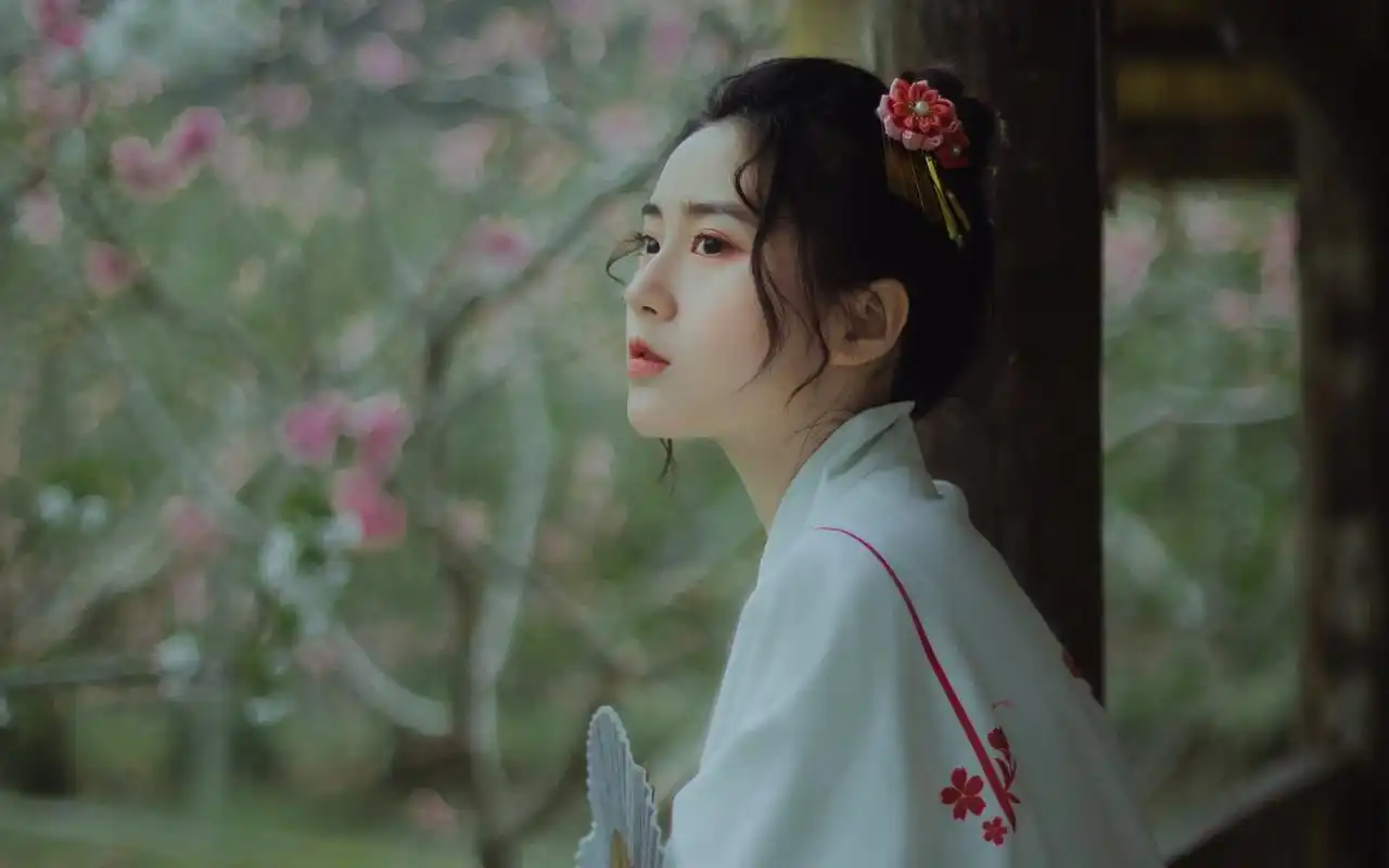 清纯白衣古装美女高清桌面壁纸