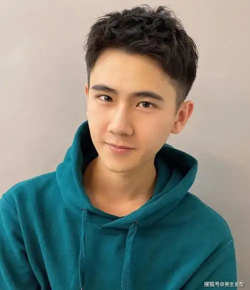 男生两边光发型阳光帅气2021剪这五款造型清爽有魅力