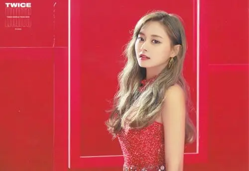 twice周子瑜被选为tccandler2019世界百大美女第一名