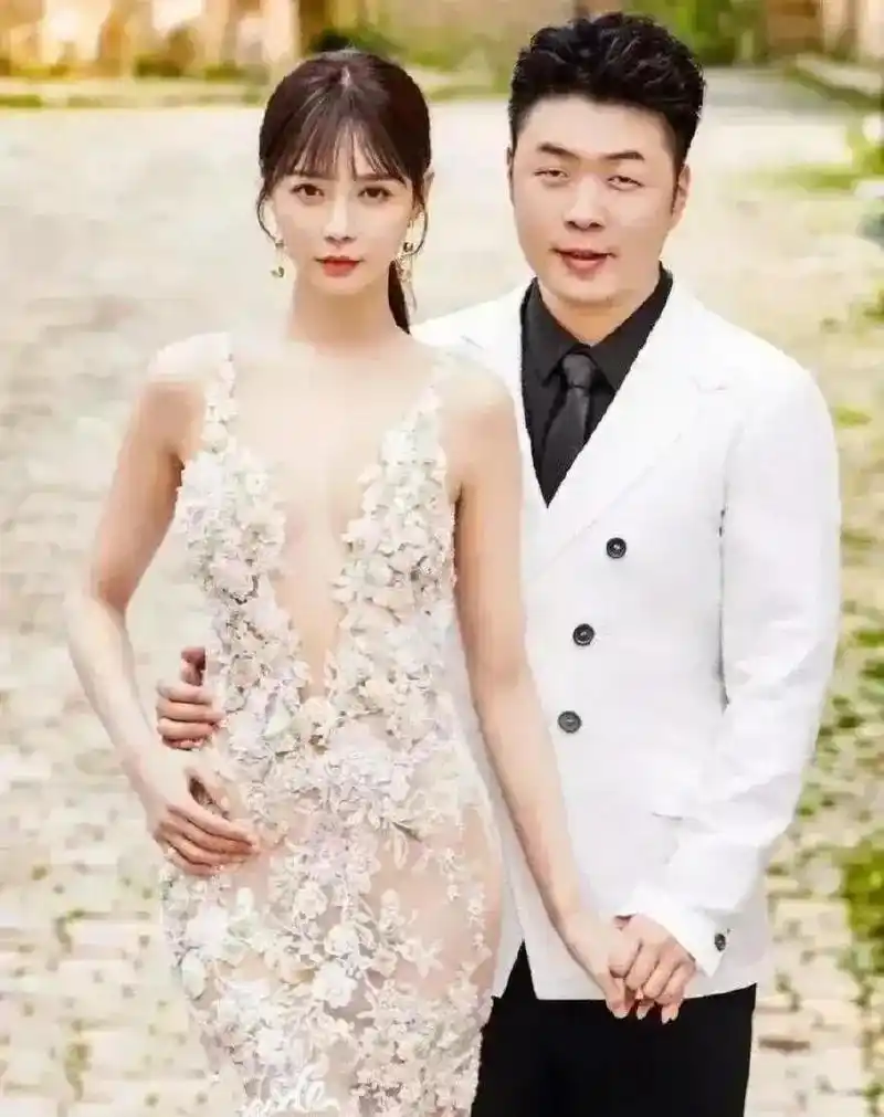 gif创作人# 李维嘉身高170,身家过亿,44岁,未婚!