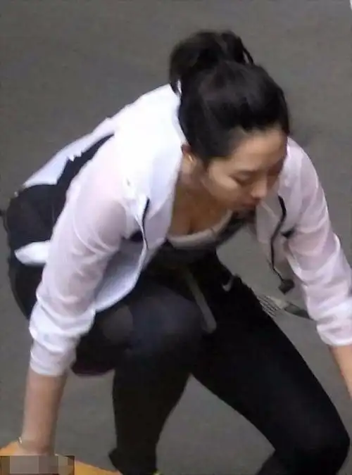 白百何出轨事件回顾出轨门前玩攀岩春光乍泄露端倪