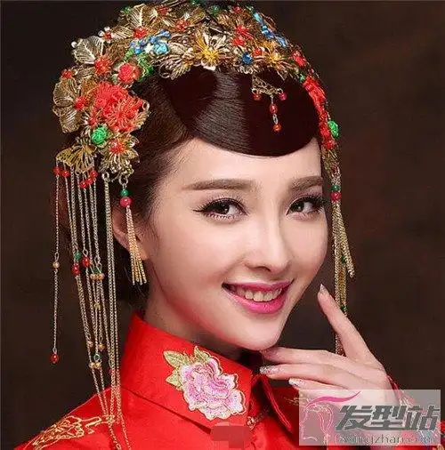 绝美中式秀禾新娘发型 凤冠霞帔许你十里红妆