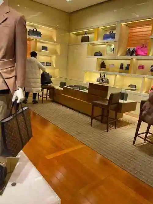 lv路易威登恒隆广场店