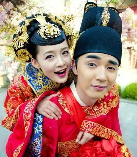 【图】金世佳身高是189cm? 疑似和李沁恋情被曝光