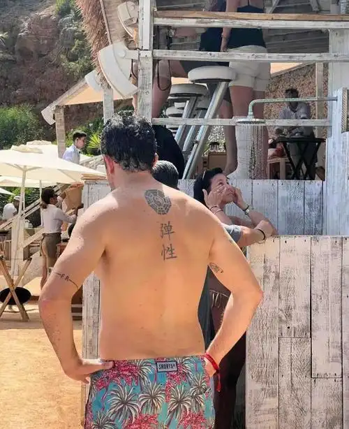 趣闻纹身:外国人的中文误解与幽默跨文化交流