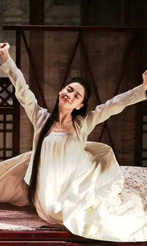 一个月拍完碧瑶,赵丽颖好拼!易烊千玺是凑数的,却成意外惊喜!