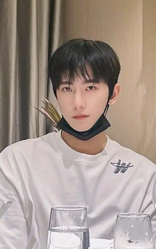 杨洋最近的活动&自拍