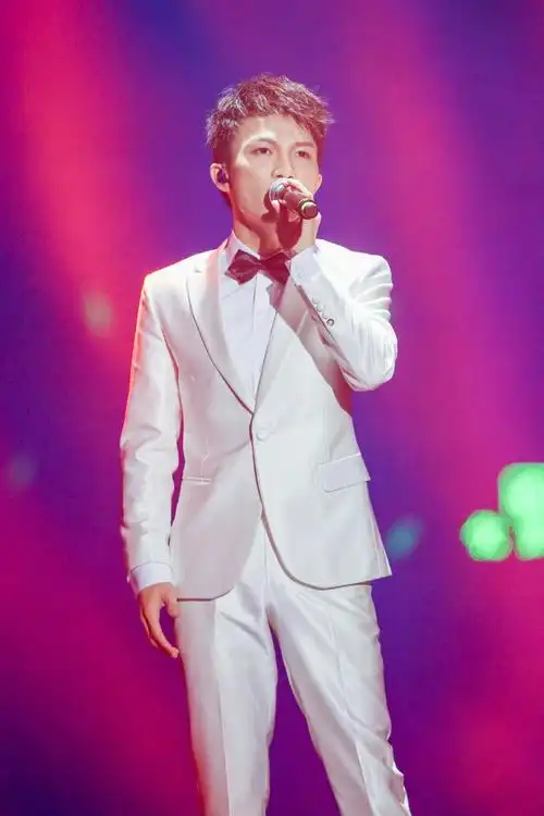 周深现身杭州演唱大鱼想为喜欢我的人唱更多歌曲