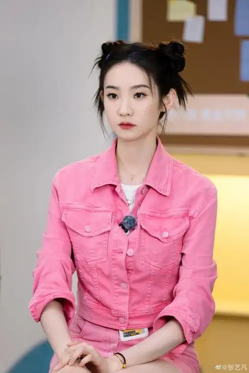 近年来,娱乐圈涌现出一批批新生代明星,95后小花刚刚站稳脚跟,00后