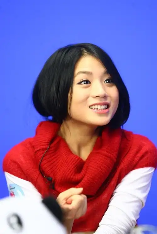 图文09快女三甲做客黄英惊奇表情