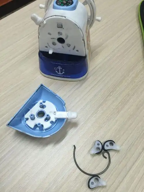 得力削笔机0665 儿子不小心摔坏了 怎么组装 求大师指点