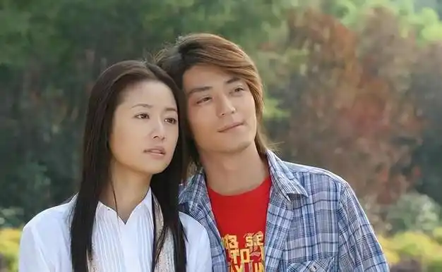 林心如和霍建华出街背爱马仕包包t恤牛仔裤这才是低调的奢华