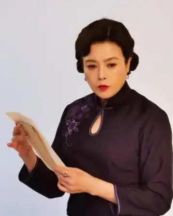 丁嘉丽:曾为孙红雷向导演下跪?两段婚姻伤人伤己,今已