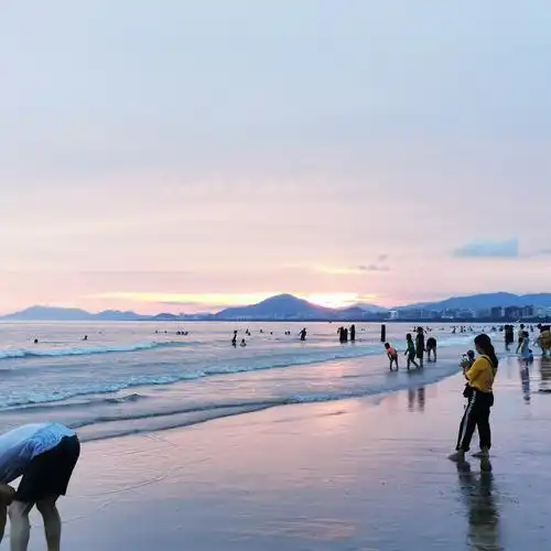 很多人都向往海边,在海边心中除了喜悦以外还充满了各种复杂的心情..