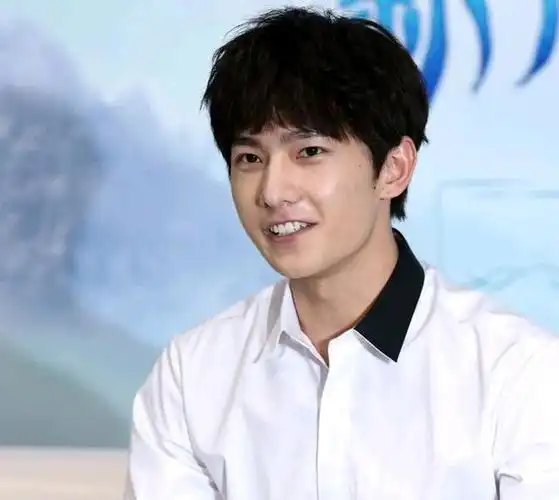 杨洋,出生于1991年9月9日,是中国内地知名男演员.